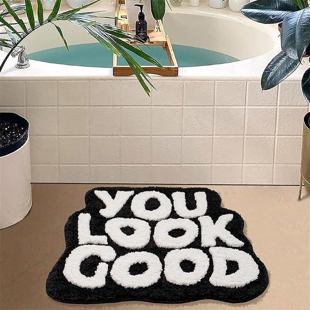 You Look Good Badmat - Antislip, Waterdicht en Machinewasbaar - 54 x 64 cm Zwart Badmat