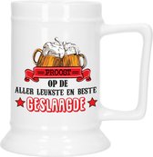 Bellatio Decoration Geslaagd Cadeau Bierpul - rood - proost beste geslaagde - keramiek - 530 ml