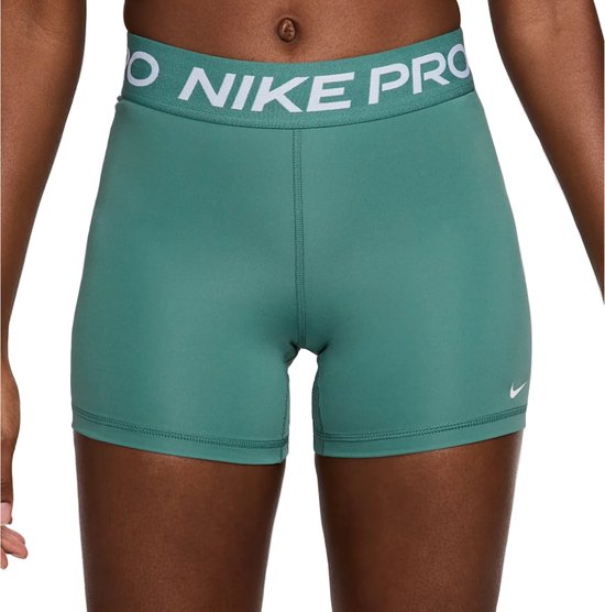 Nike pro 365 short in de kleur groen.