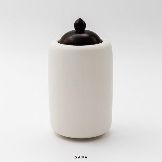 Buton urn - wit/bruin- 650ML - hoogwaardig keramiek - SANA - Japandi urn - moderne urn - crematie urn - as urn - huisdieren urn - urn hond - urn kat - menselijk as - familie urn - urn voor as volwassen - urne - urne hond - urnen - urne volwassenen