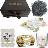 GreatGift - Luxe Moederdag cadeau pakket - Met Chocolade en Geurkaarsen - Verwenpakket - Moederdag - Geurkaars - Chocolade - Valtentijn - in Luxe magneetbox met strik