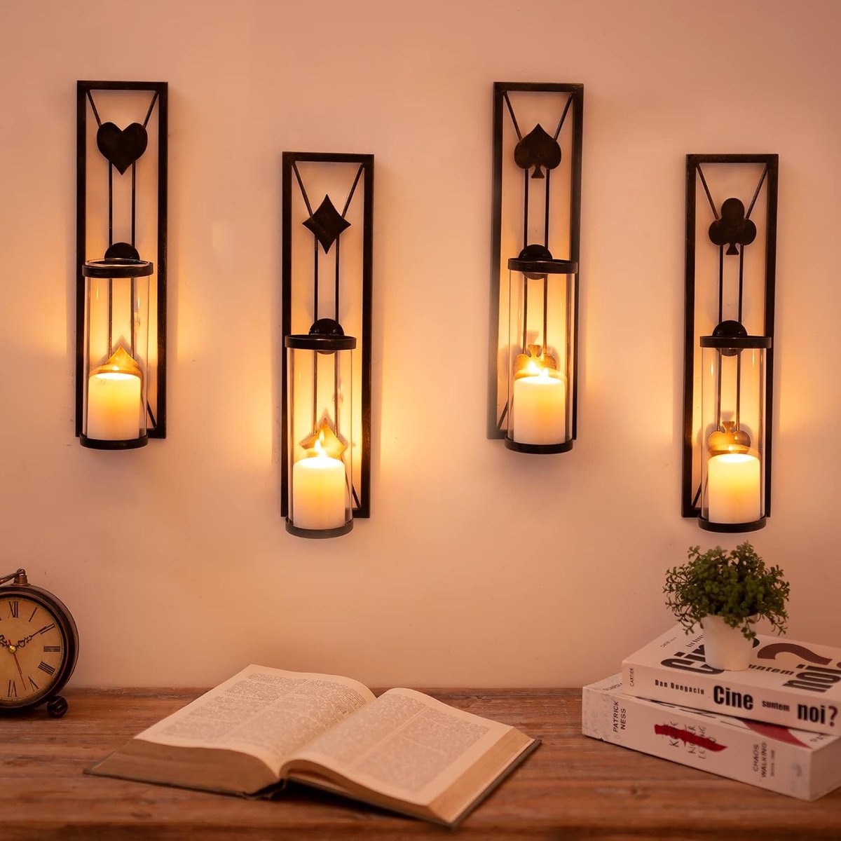 Wandkandelaars voor Pilaarkaarsen met Orkaanglas Set van 4 Decoratieve Hangende Kaarshouders Zwart Metaal Muurkunst Decor met Minimalistisch Ontwerp voor Woonkamer Badkamer Eetkamer