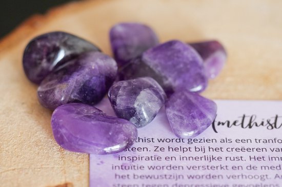 Amethist geplijste steen - edelstenen - Perfect cadeau voor vrouwen - Inclusief uitleg - Spiritueel - Amethyst - Stabiliteit - Balans - Harmonie - Beter slapen - 100% NATUURLIJK