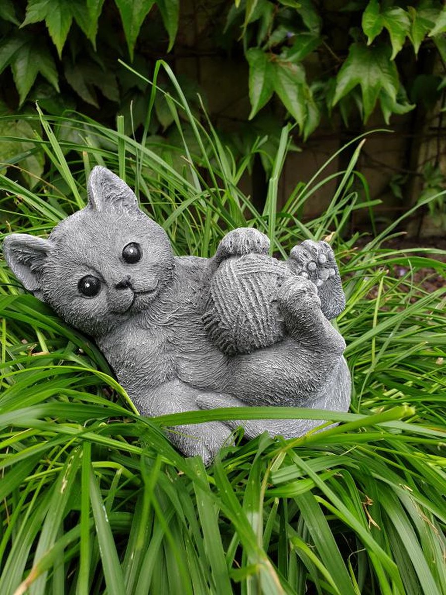 tuinbeeld poes
