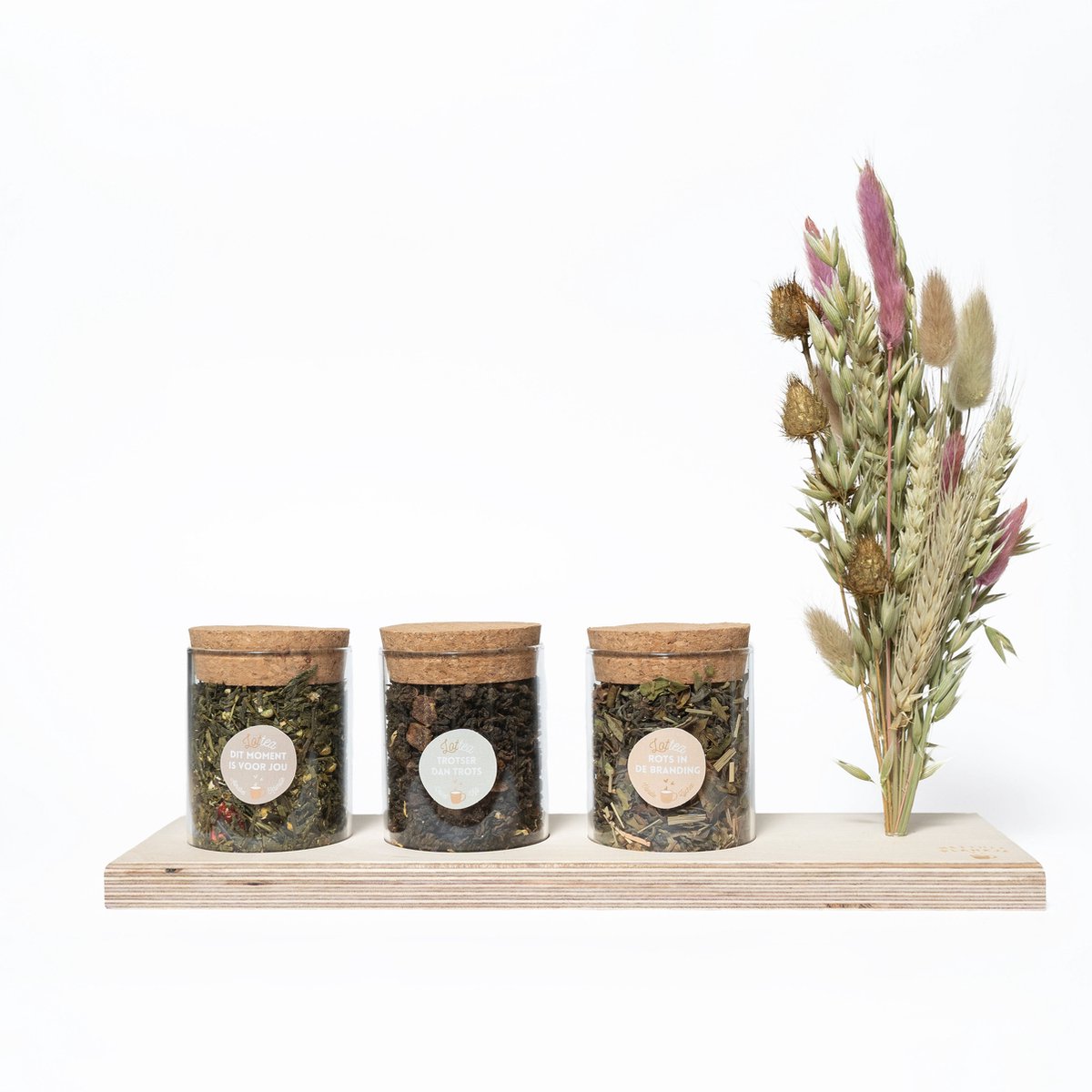 Theeplank Favoriet Goud Waard - theeplank, theeplank met potjes, theeplateau, thee geschenkset, theeset, thee cadeaupakket, thee pakket, thee cadeau, thee proeverij, bedankt cadeau