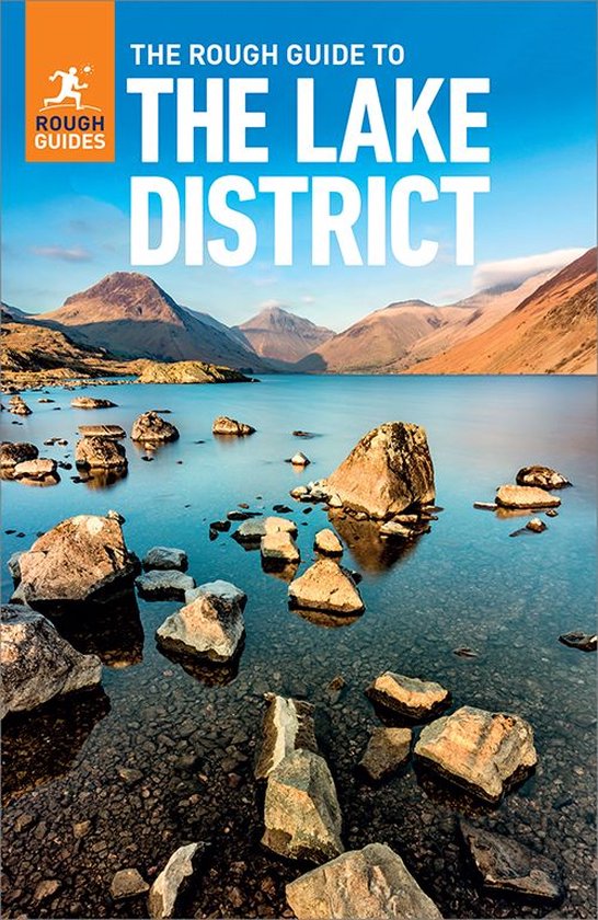 La couverture de 'The Rough Guide to the Lake District' montre un lac calme avec des rochers et des montagnes en arrière-plan.