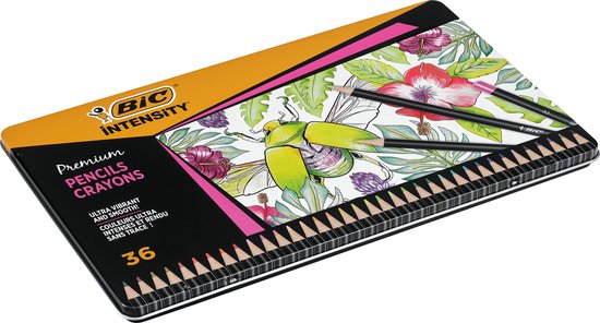 Een metalen doos met 'BIC INTENSITY Premium Pencils' erop, met een illustratie van een kever en tropische bloemen. Zwarte potloden liggen op de illustratie.