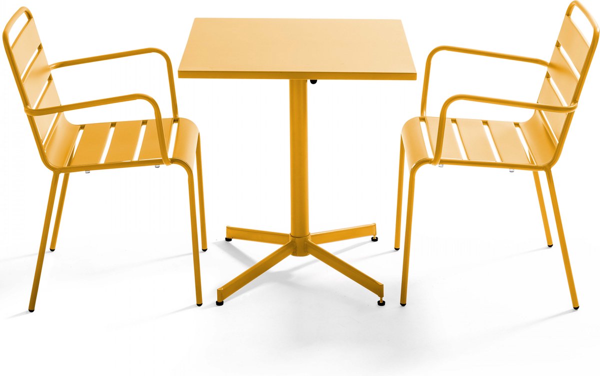 Oviala tuinset met vierkante tafel en gele fauteuils - Palavas.