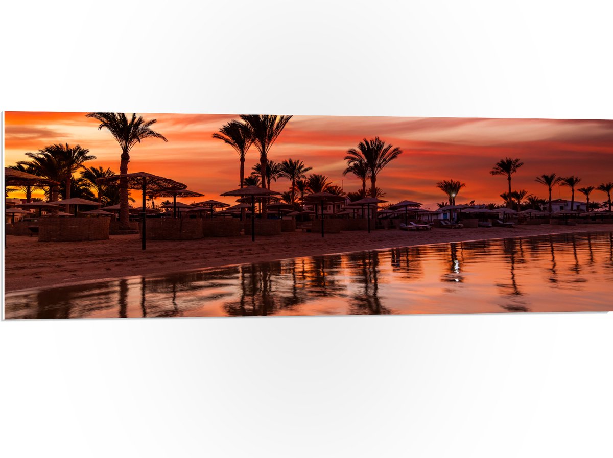 PVC Schuimplaat- Strand - Zee - Zonsondergang - Parasols - Palmbomen - 120x40 cm Foto op PVC Schuimplaat