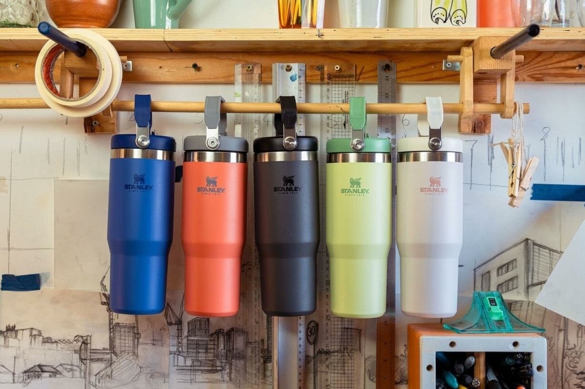 Stanley Flip Straw Tumbler 1.0 Waterfles Met Rietje 0.89L - Houdt 12+ Uur Koud - Roestvrijstalen Drinkfles - BPA-Vrij - Thermosfles gemakkelijk mee te nemen - Vaatwasserbestendig - Rose Quartz – foto 2