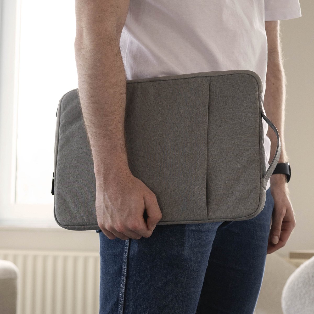 Laptophoes 15,6 inch waterafstotend krasbestendig soft velvet binnenkant dun model grijs met ritssluiting - Afbeelding 3