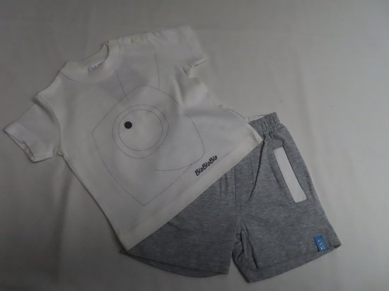 Ensemble - Jongens - Witte t shirt + grijs shortje - 6 maand 68