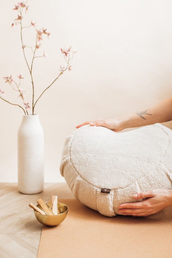 Meditatiekussen teddy halve maan - Lotus - Yoga kussen van MEDI — afbeelding 4