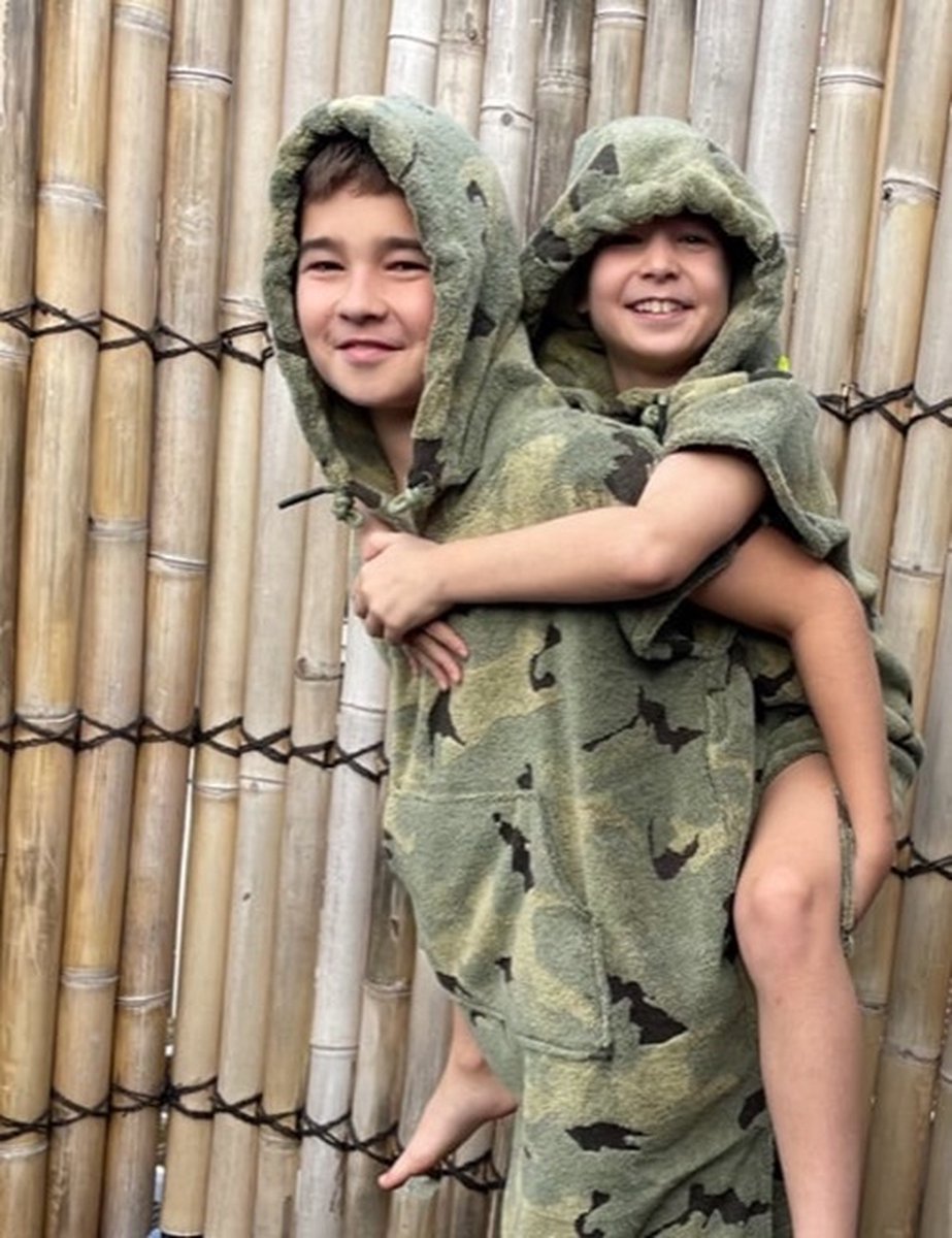 S & LT Surfponcho Kind Camouflage - 8-10 jaar - met Capuchon - 100% Katoen, Badstof 450 gr/m2 - Unisex - Jongens & Meisjes - Poncho - Badcape -Surf Accessoires