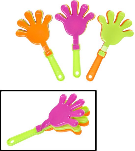 Drie klaphandjes in oranje, roze en groen met groene en oranje handvatten.
