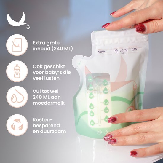 Vrouw met rode nagellak vult moedermelk zakje tot 240 ML.