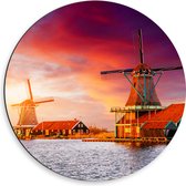 Dibond Muurcirkel - Nederlandse Windmolens aan het Water onder Paars met Oranje Lucht - 50x50 cm Foto op Aluminium Muurcirkel (met ophangsysteem)