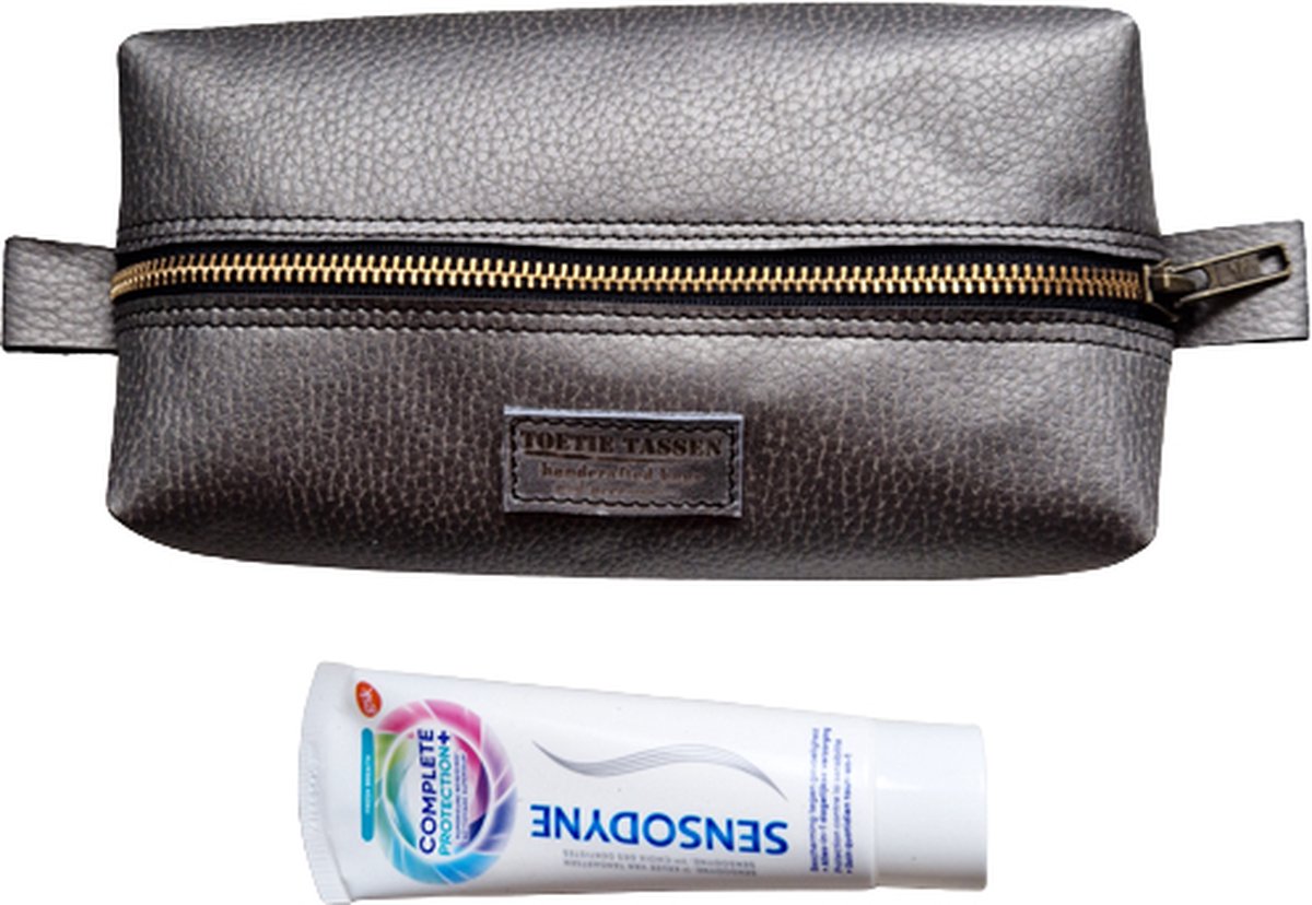 Toetie & Zo - Handgemaakte Makeuptas - Leatherlook - Zilver - Roletui - Toilettas - Etui