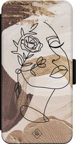 Casimoda® bookcase - Geschikt voor iPhone 13 - Hoesje met pasjeshouder - Abstract Gezicht Bruin - Bruin/beige - Kunstleer