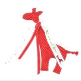 Knuffel - giraf - borduurpakket - rood met stippen