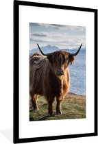 Fotolijst incl. Poster - Schotse Hooglander - Bergen - Zee - 80x120 cm - Posterlijst