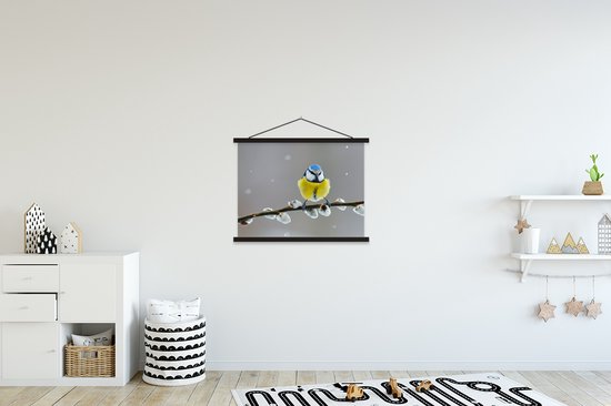 Posterhanger incl. Poster 60x45 cm - Schoolplaat - Pimpelmees - Vogel - Tak - Geel - Blauw - Textielposter - Zwarte latten