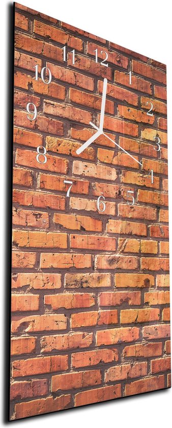 Fragment van de foto. Stilleven met spiegel, klok, granaat en gebruiksvoorwerpen