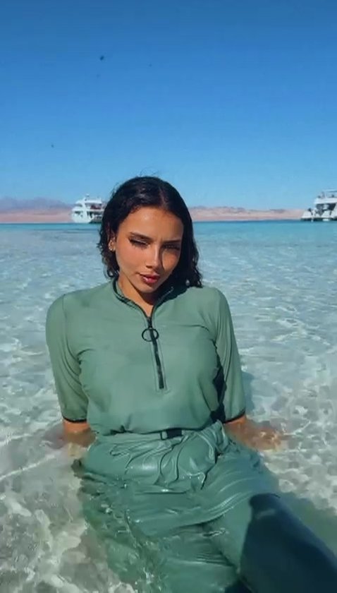 Video's over Wat is Plus Size Lange Mouw Islamitische Arabische Burkini Hijab Moslim Zwemkleding