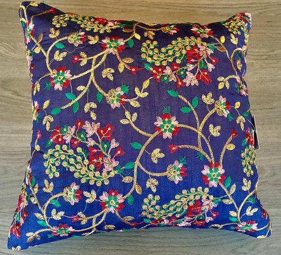 Kussenhoesjes/Cushion covers - 2 stuks - etnisch Indiaas borduurwerk/embroidery