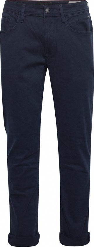 Vooraanzicht van donkerblauwe Blend jeans met omgeslagen broekspijpen.