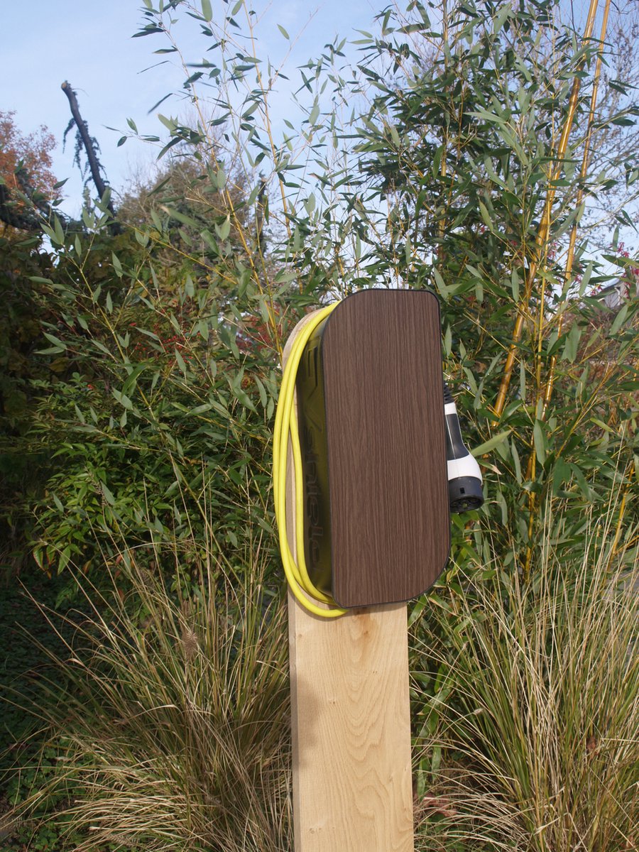 EVshield - van reislader naar laadpaal - DIY - Hout-look