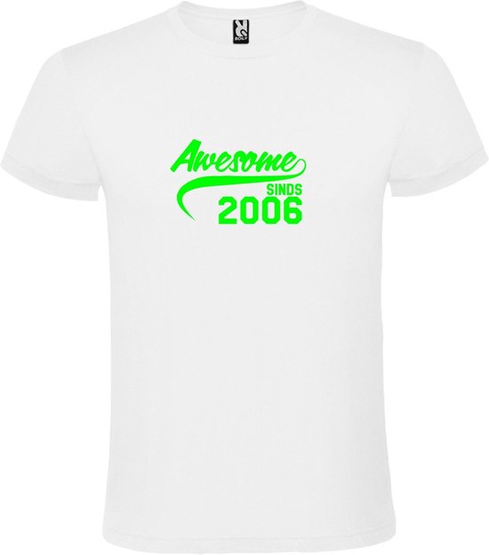 Wit T-Shirt met “Awesome sinds 2006 “ Afbeelding Neon Groen Size S