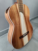 Iberica 5KOAKOA-MX klassieke gitaar uit koahout met zijdelings klankgat