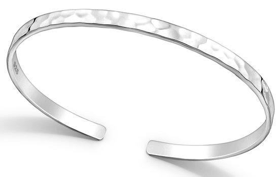 Joy|S - Zilveren armband - bangle hammered - massief - breedte 4 mm | bol