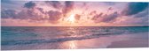 Acrylglas - Kalme Golven bij het Strand met Zonsondergang - 150x50 cm Foto op Acrylglas (Met Ophangsysteem)