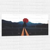 WallClassics - Muursticker - Vrouw met Rode Paraplu op de Weg - 100x50 cm Foto op Muursticker
