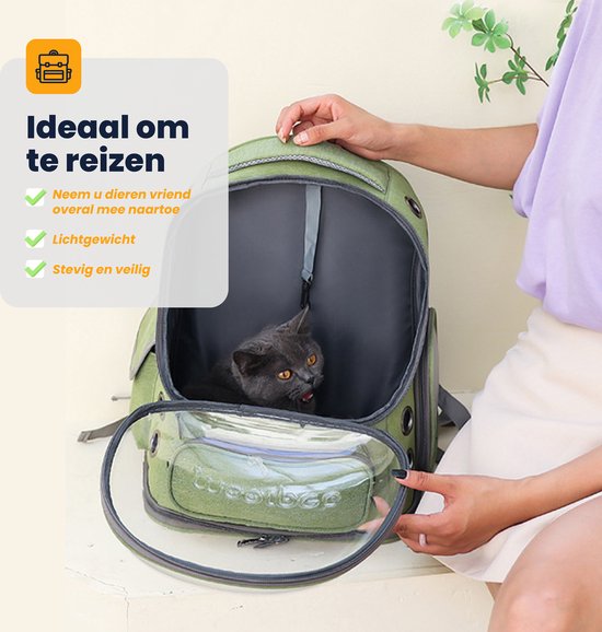 Sac à dos vert pour chat avec dôme transparent, un chat à l'intérieur et une personne ouvrant le rabat.