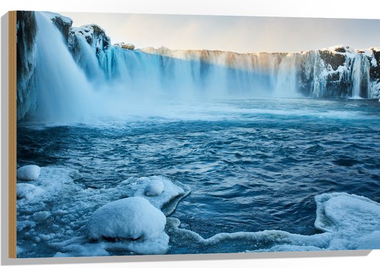WallClassics - Hout - Goðafoss Watervallen in IJsland - 90x60 cm - 9 mm dik - Foto op Hout (Met Ophangsysteem)