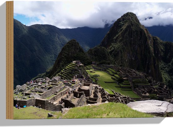 WallClassics - Hout - Uitzicht o9ver Machu Picchu in Peru - 40x30 cm - 9 mm dik - Foto op Hout (Met Ophangsysteem)