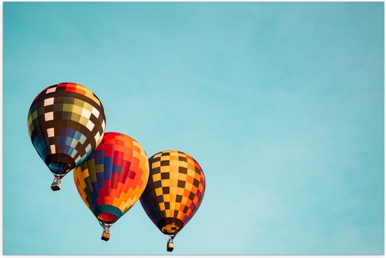 WallClassics - Poster Glanzend – Gekleurde Luchtballonnen in de Lucht - 60x40 cm Foto op Posterpapier met Glanzende Afwerking