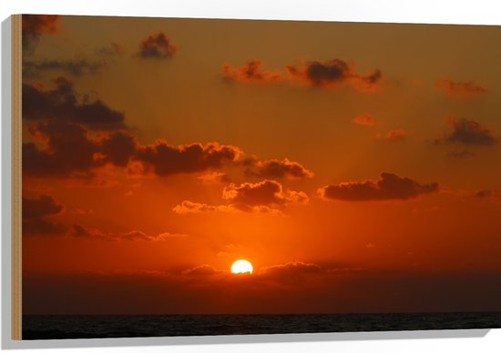 Hout - Zonsondergang Boven een Rustige Zee - 90x60 cm - 9 mm dik - Foto op Hout (Met Ophangsysteem)