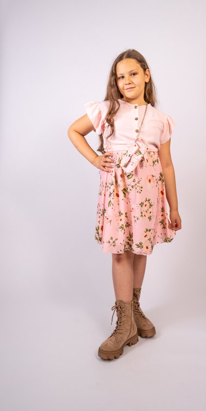 Meisjes Jurk-Baby roze met tasje 4 jaar Maak van elke dag een modeshow: Verwen je kleine fashionista met deze prachtige babyroze jurk én bijbehorend tasje!