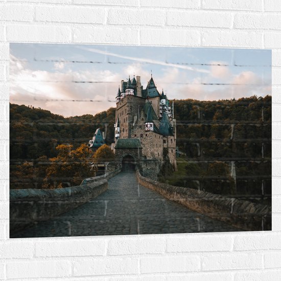 WallClassics - Muursticker - Burg Eltz Kasteel in Wierschem, Duitsland - 100x75 cm Foto op Muursticker