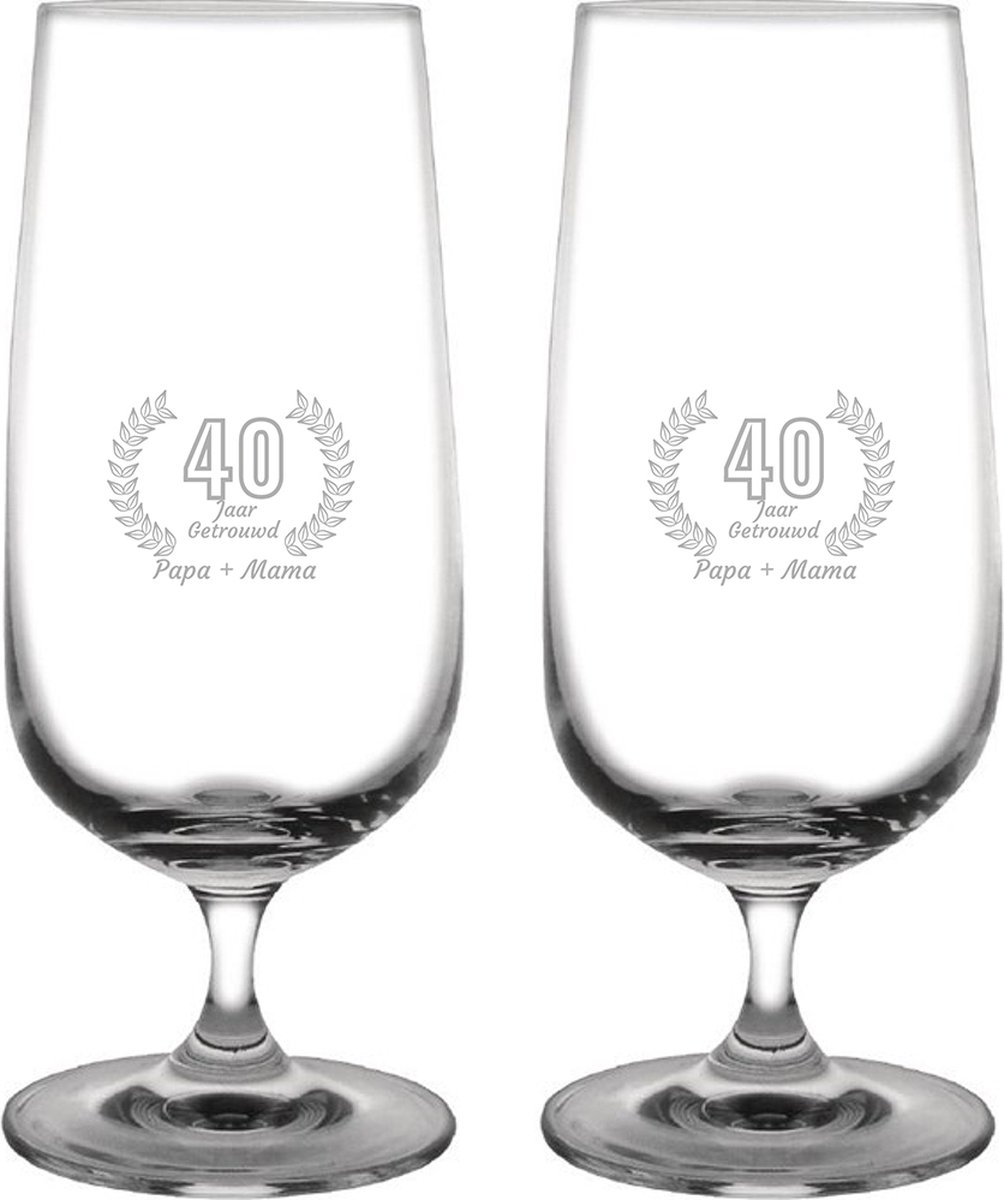Gegraveerde set bierglazen op voet 41cl Papa + Mama 40 jaar getrouwd