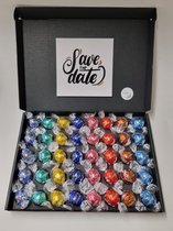 Chocolade Ballen Proeverij Pakket Groot | 40 stuks Lindt chocolade met Mystery Card 'Save the Date' met persoonlijke (video)boodschap | Chocoladepakket | Feestdagen box | Chocolade cadeau | Valentijnsdag | Verjaardag | Moederdag | Vaderdag