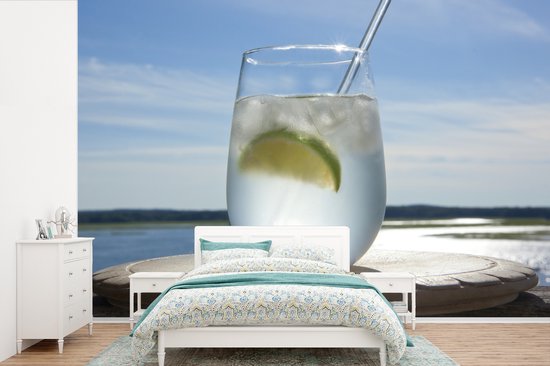 Un Gin tonic à la mer bleue papier peint photo vinyle largeur 525 cm x hauteur 350 cm - Tirage photo sur papier peint (disponible en 7 tailles)