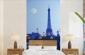 Behang - Fotobehang Eiffeltoren - Maan - Parijs - Breedte 120 cm x hoogte 240 cm