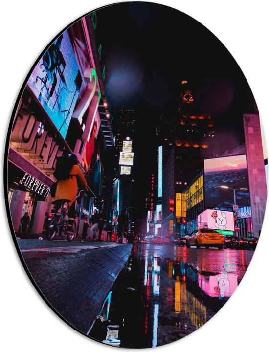 Dibond Ovaal - Plein Times Square in Nacht - 21x28 cm Foto op Ovaal (Met Ophangsysteem)