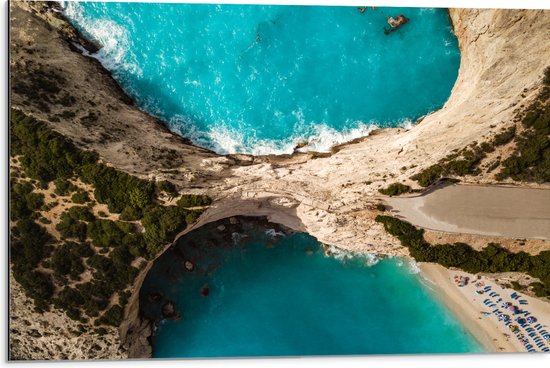 Dibond - Bovenaanzicht van Mediteraanse Cliffs - 75x50 cm Foto op Aluminium (Wanddecoratie van metaal)