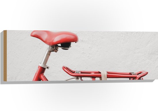 WallClassics - Hout - Rood Zadel op Rode Fiets - 90x30 cm - 9 mm dik - Foto op Hout (Met Ophangsysteem)